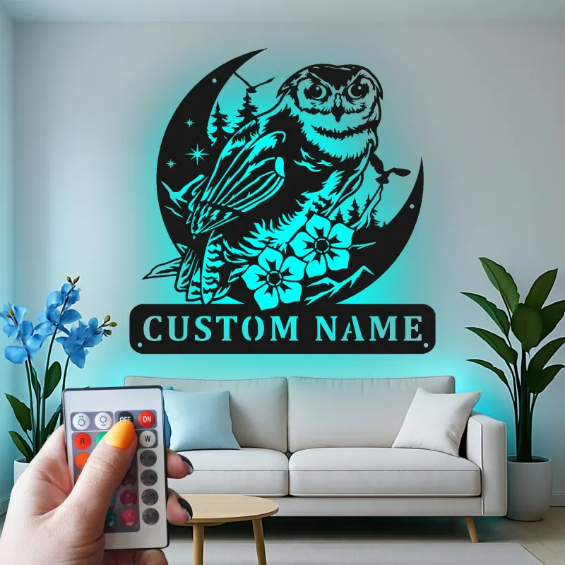 Personalisierter Uhu LED-Metallschild | Individuelle Wandkunst für Naturliebhaber | Geschenk für Hütte, Büro oder Wohnzimmer