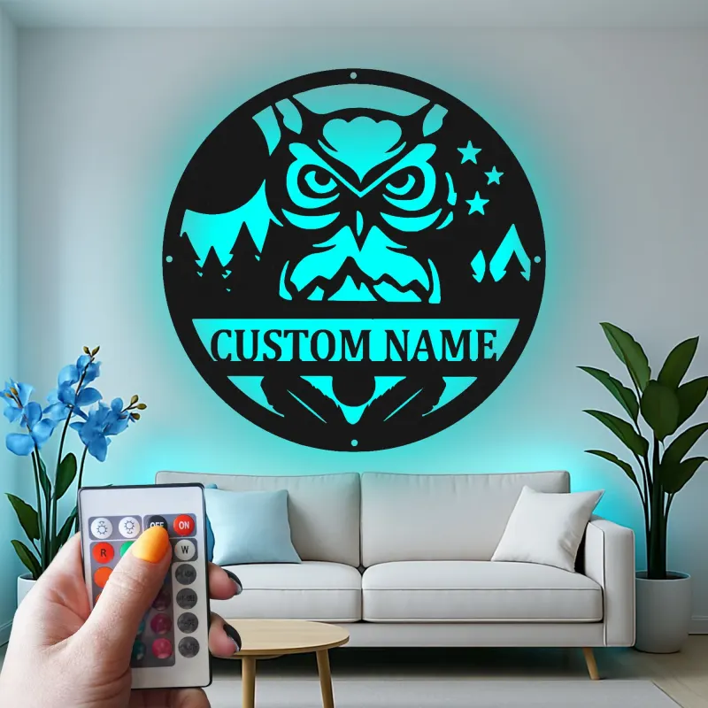 Insegna in metallo con gufo reale | Arte murale LED con nome personalizzato | Decorazione rustica su misura per baita e lodge per lui