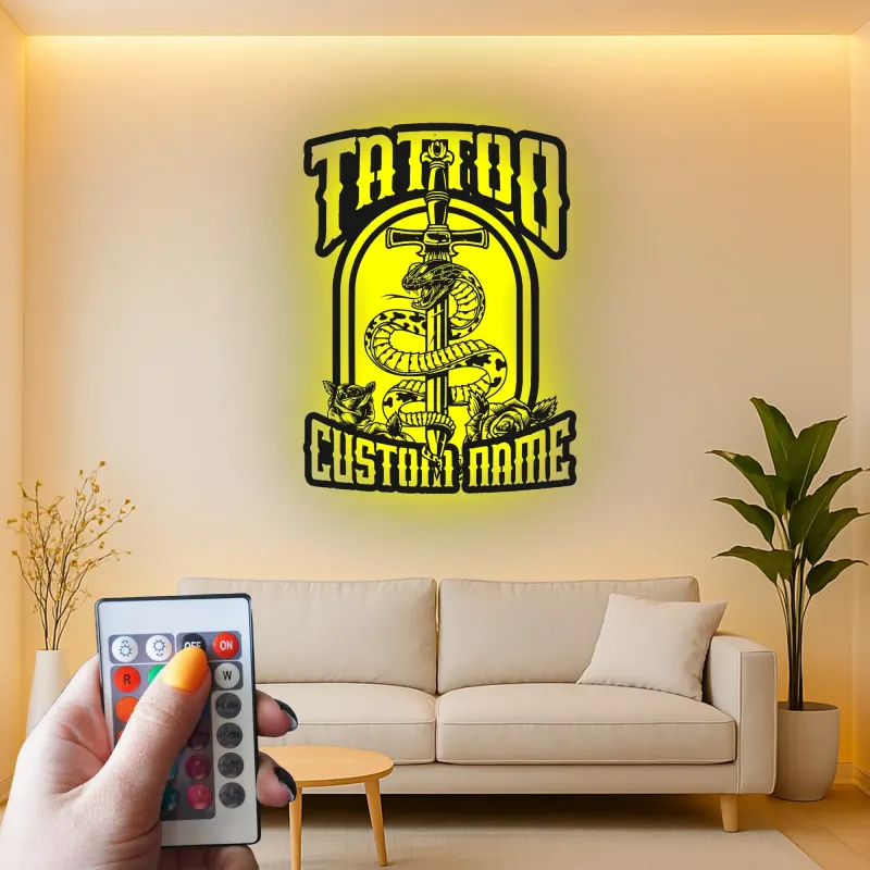 Panneau de Studio de Tatouage Personnalisé | Décoration Murale en Métal Rétroéclairée avec Serpent Gothique & Dague | Décor de Tatouage Personnalisé pour Artistes