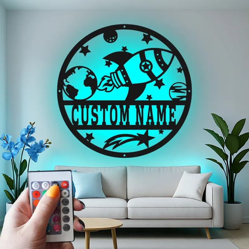 Panneau Personnalisé de Fusée Spatiale | Art Murale en Métal avec Nom Personnalisé | Décor Rétroéclairé Espace pour Chambre d'Enfant | Cadeau de Nurserie Astronaute