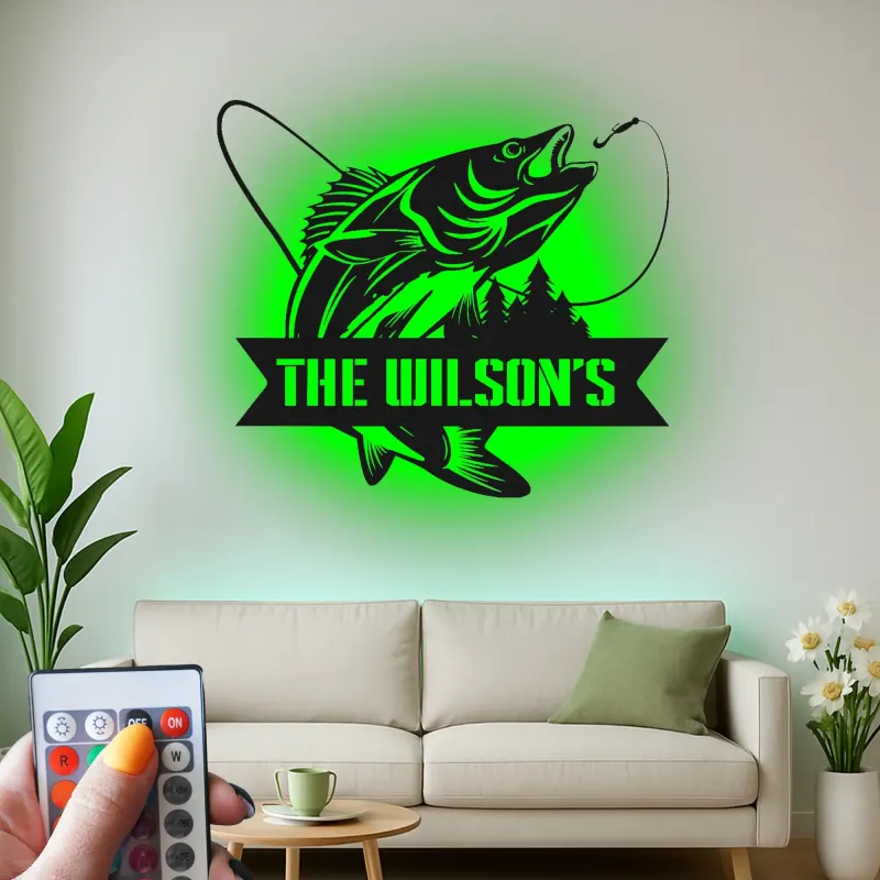 Insegna da pesca personalizzata con LED | Arte murale in metallo con pesce su misura | Arredo per casa al lago e baita | Regalo per pescatore con cognome di famiglia