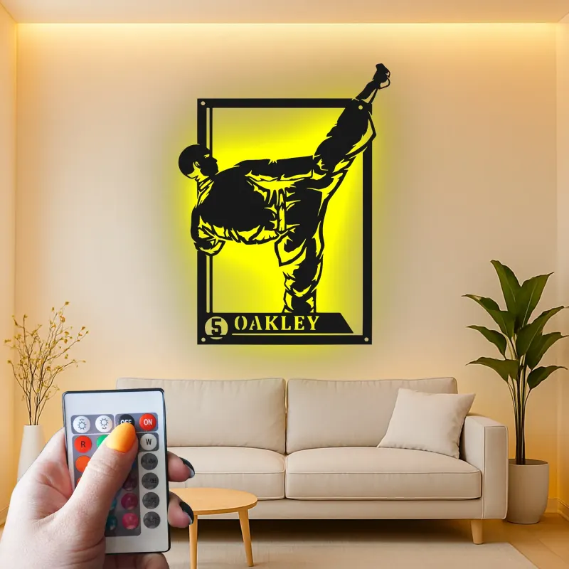 Insegna in metallo LED Karate | Insegna personalizzata per arti marziali | Decorazione con nome del combattente per dojo e palestra | Regalo Taekwondo