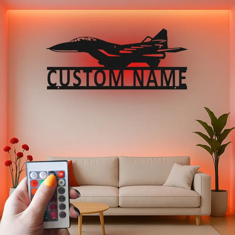 Arte in metallo LED a forma di jet da combattimento | Insegna con nome personalizzata per aerei | Decorazione aviazione personalizzata per piloti | Regalo per Man Cave militare