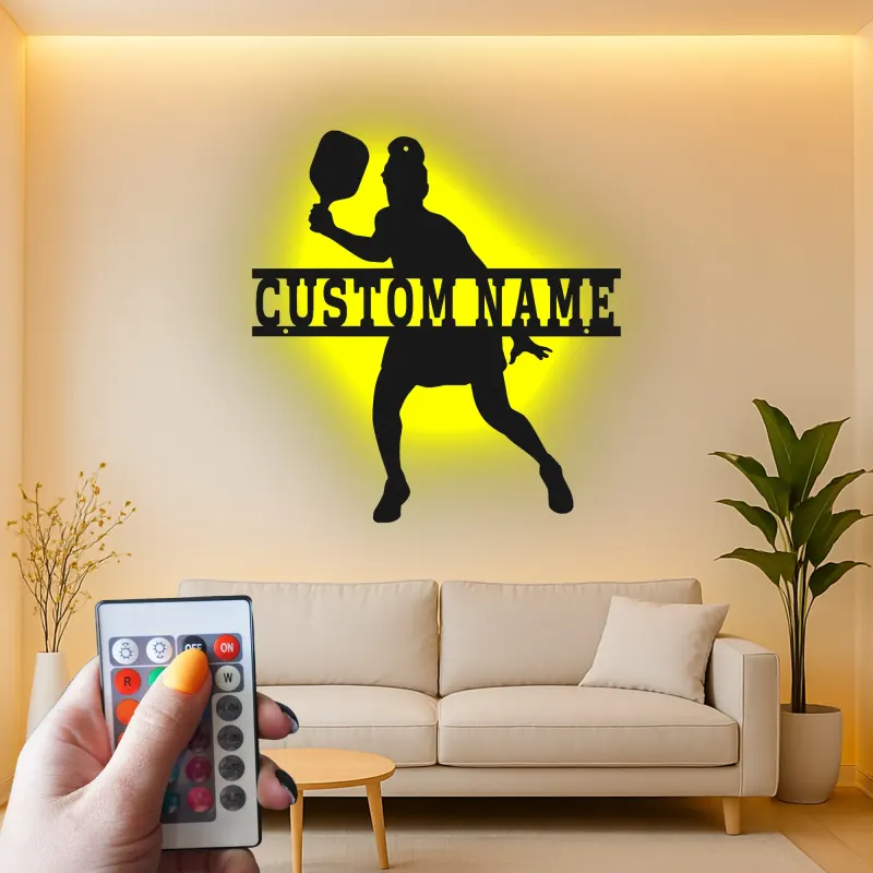 Insegna LED personalizzata per pickleball | Arte murale in metallo con nome per lei | Regalo per atleta donna | Decorazione per game room