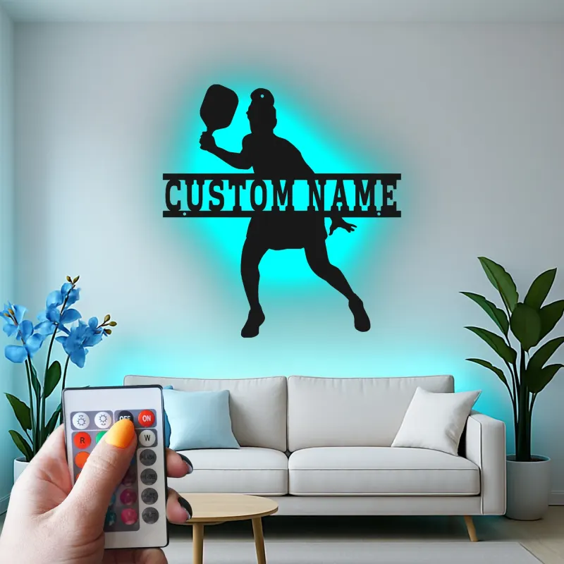 Insegna LED personalizzata per pickleball | Arte murale in metallo con nome per lei | Regalo per atleta donna | Decorazione per game room
