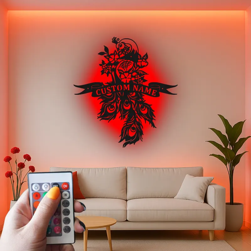 Arte murale in metallo con pavone personalizzata | Insegna LED con nome su misura | Silhouette floreale di uccello per salone e home office boho chic