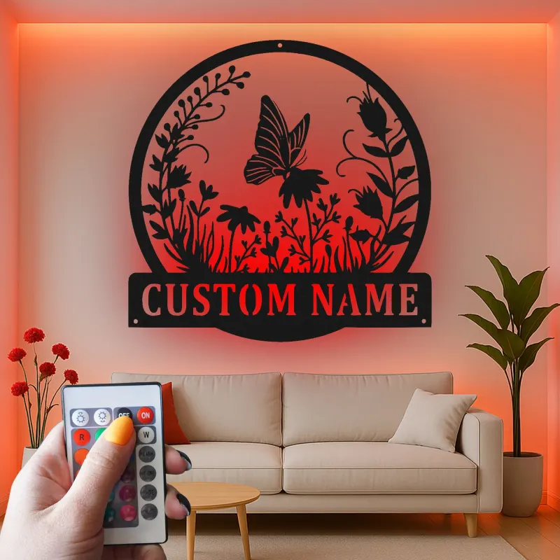 Personalisierte LED-beleuchtete Metall-Wandkunst mit Schmetterlingen und Wildblumen – Geschenk für Gartenliebhaber