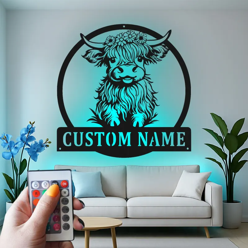 Arte da parete in metallo LED Highland Cow | Insegna con nome personalizzata per decorazione della casa di campagna | Regalo su misura per ranch e nursery