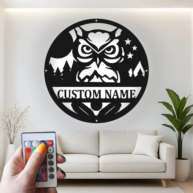 Insegna in metallo con gufo reale | Arte murale LED con nome personalizzato | Decorazione rustica su misura per baita e lodge per lui