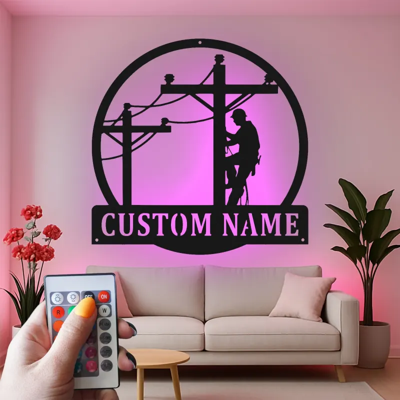 Arte Murale in Metallo Personalizzata per Lineman | Insegna Elettricista LED | Regalo con Nome Personalizzato per Lavoratore di Power Line | Decorazione per Garage e Laboratorio per Lui