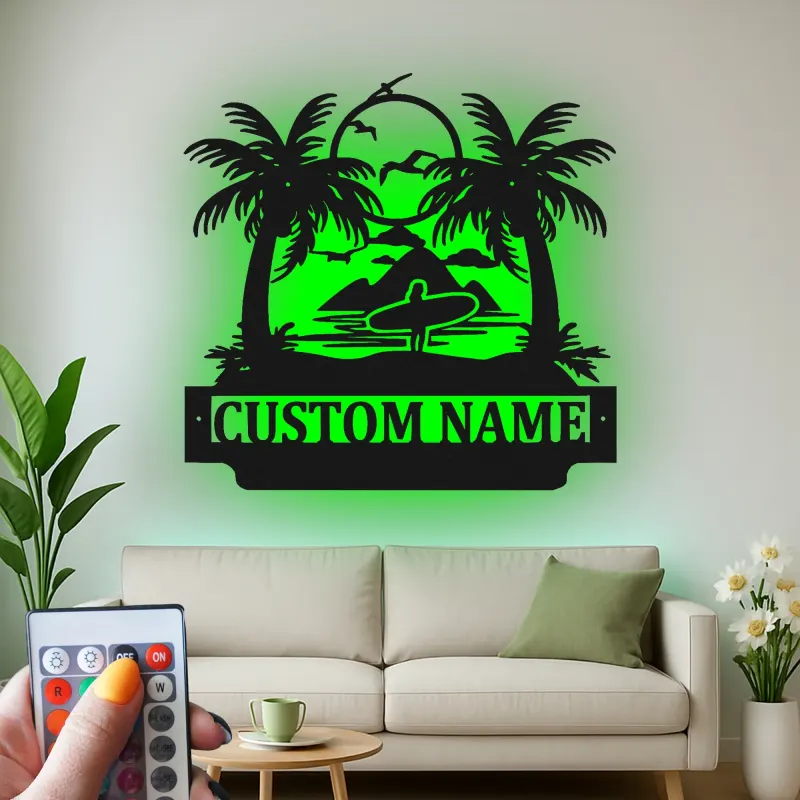 Insegna in Metallo Personalizzata per Surfer con LED | Plaque con Nome per Casa al Mare | Arte Murale con Onde Oceaniche e Palme Tropicali