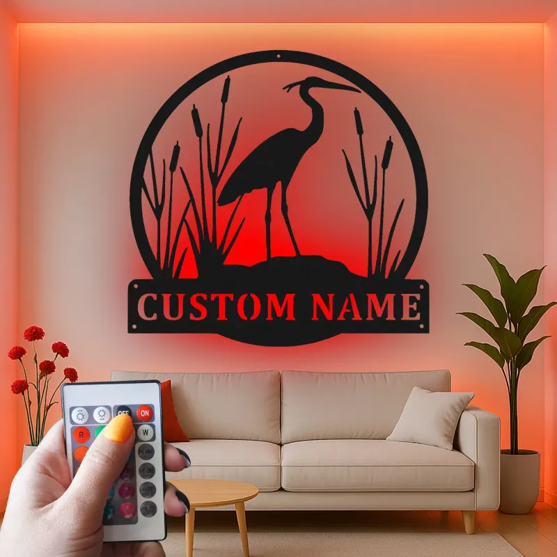 Insegna in metallo personalizzata con Airone e luci LED | Arte murale di fauna selvatica personalizzata | Decorazione per patio esterno per casa al lago | Regalo per amanti degli uccelli