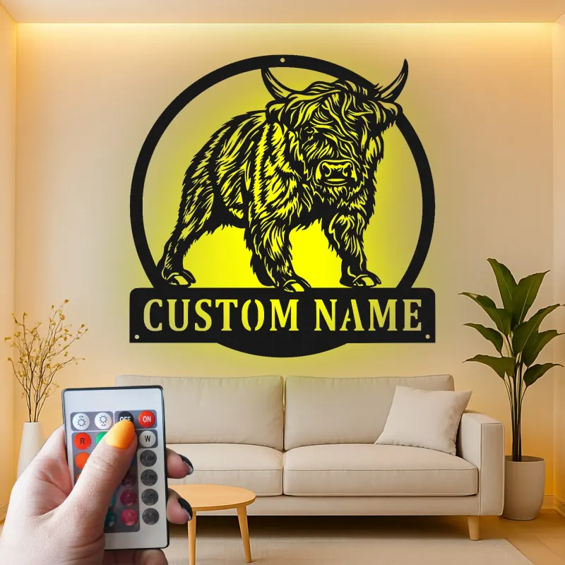 Décoration murale en métal Highland Cow | Plaque prénom personnalisée rétroéclairée LED | Déco rustique maison de campagne et ranch pour la maison ou l’entreprise