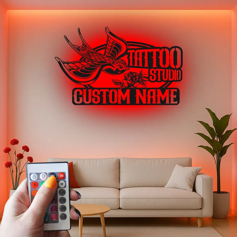 Personalisierter Tattoo-Studio-Schild | Handgefertigte Schwalbe Metall-Wandkunst mit LED | Vintage Tattoo-Künstler Geschenk | Retro Salon-Dekor