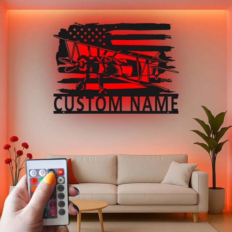 Personalisierte Vintage Doppeldecker LED Licht Metall-Wandkunst Geschenk für Piloten mit amerikanischem Flaggen-Design