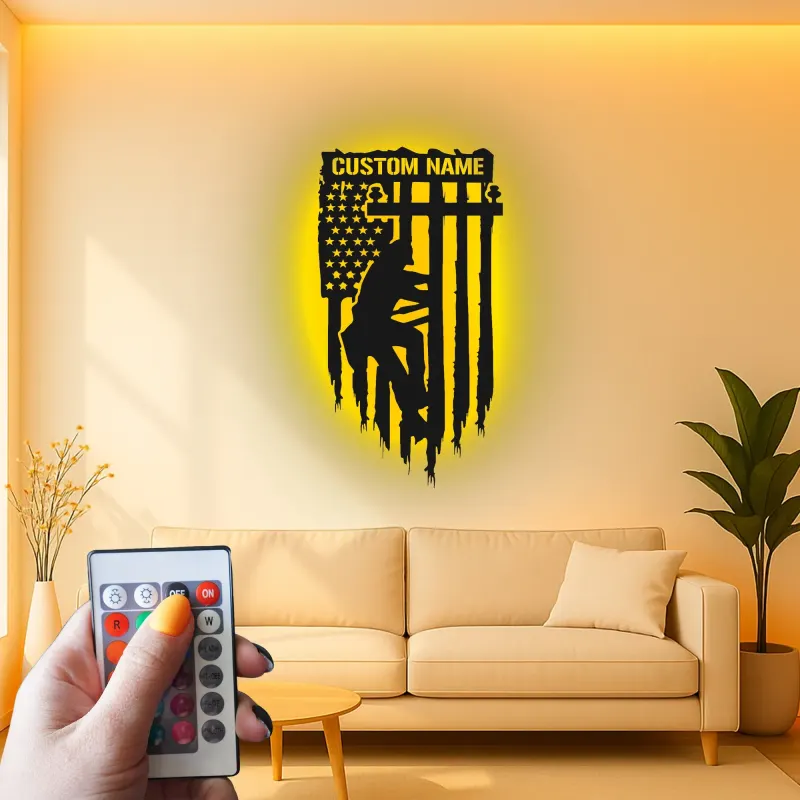 Arte murale in metallo LED Lineman personalizzata | Insegna con bandiera americana per elettricista | Decorazione patriottica per casa e ufficio