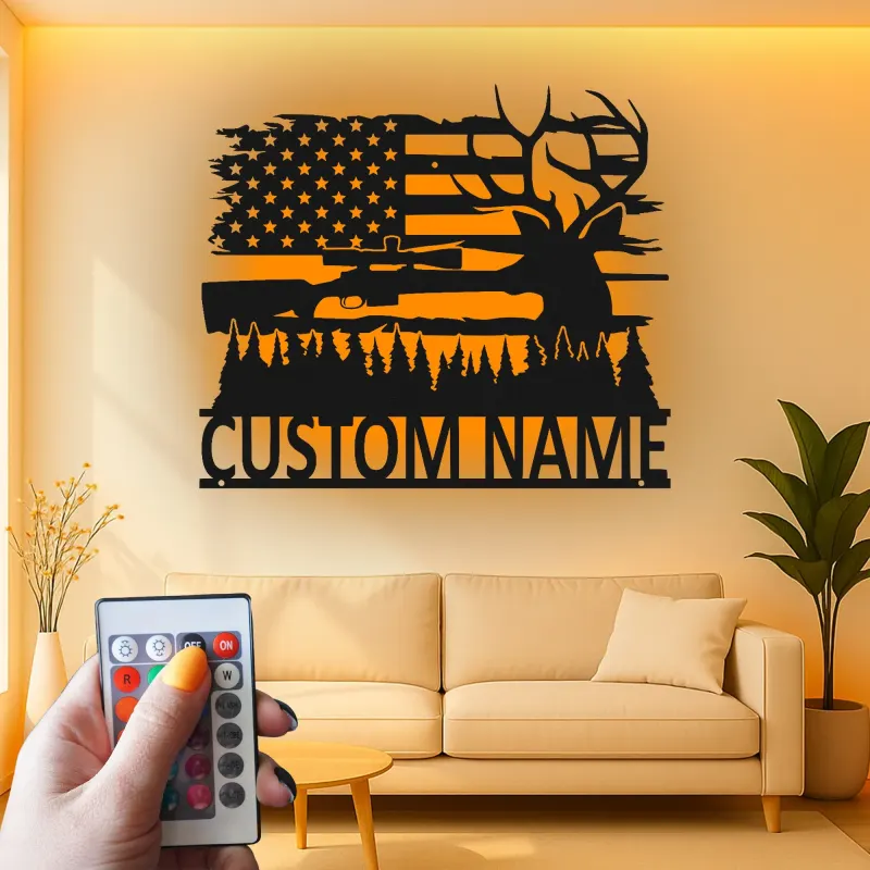 Cartel de metal personalizado de cazador de ciervos | Arte mural LED de bandera americana | Decoración de rifle con nombre personalizado para cueva de hombres | Regalo patriótico para cazadores