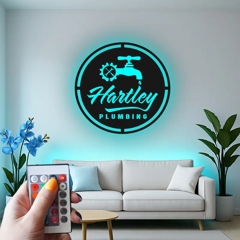 Insegna Logo Idraulico Personalizzata | Arte in Metallo LED per Laboratorio | Decorazione Industriale con Rubinetto e Ingranaggio | Regalo Personalizzato per Man Cave