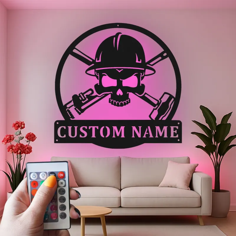 Panneau en métal personnalisé de travailleur de la construction | Art mural LED de crâne pour man cave | Cadeau personnalisé pour constructeur avec casque de sécurité et outils croisés