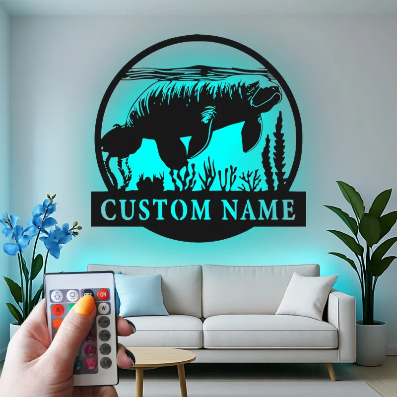 Arte mural de metal de manatí con LED | Cartel de nombre de vaca marina personalizado | Decoración náutica para casa de playa | Regalo de manatí de Florida