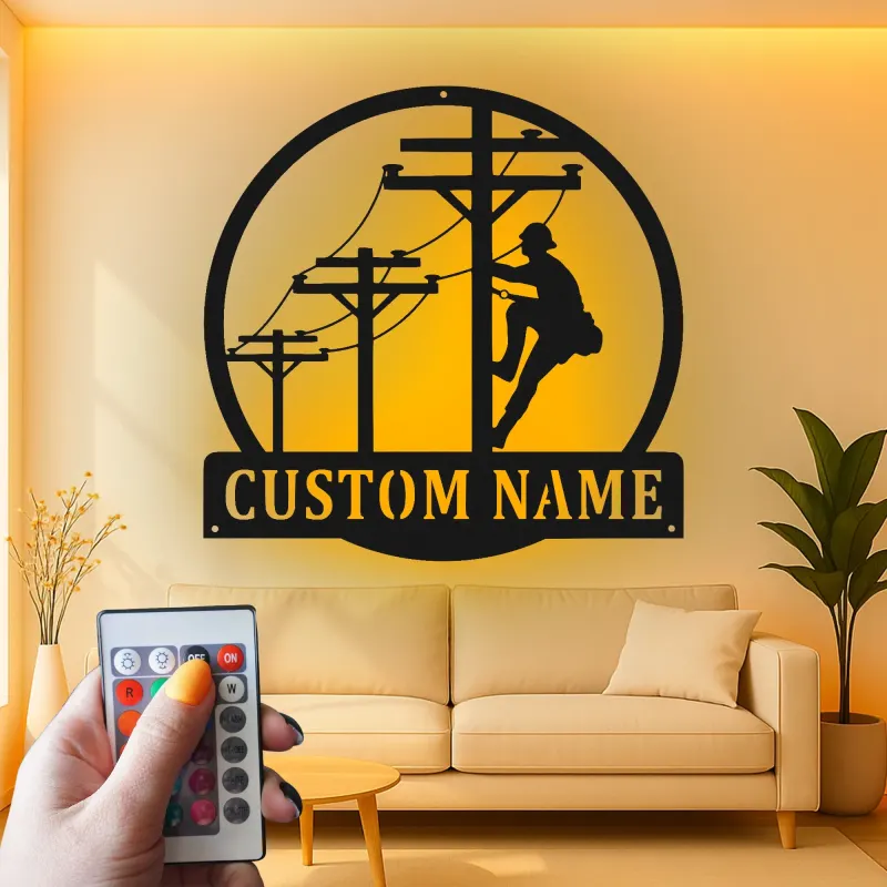 Décoration murale LED en métal pour lineman | Plaque prénom personnalisée pour électricien | Déco pour technicien de ligne
