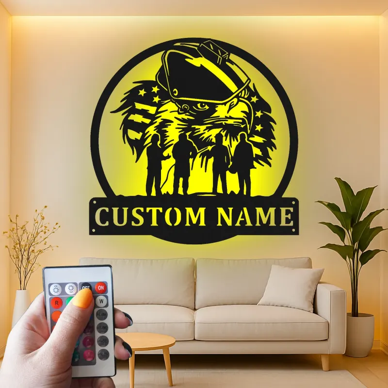 Regalo personalizzato per vigile del fuoco | Arte murale LED in metallo con nome personalizzato | Insegna con aquila patriottica per caserma e casa
