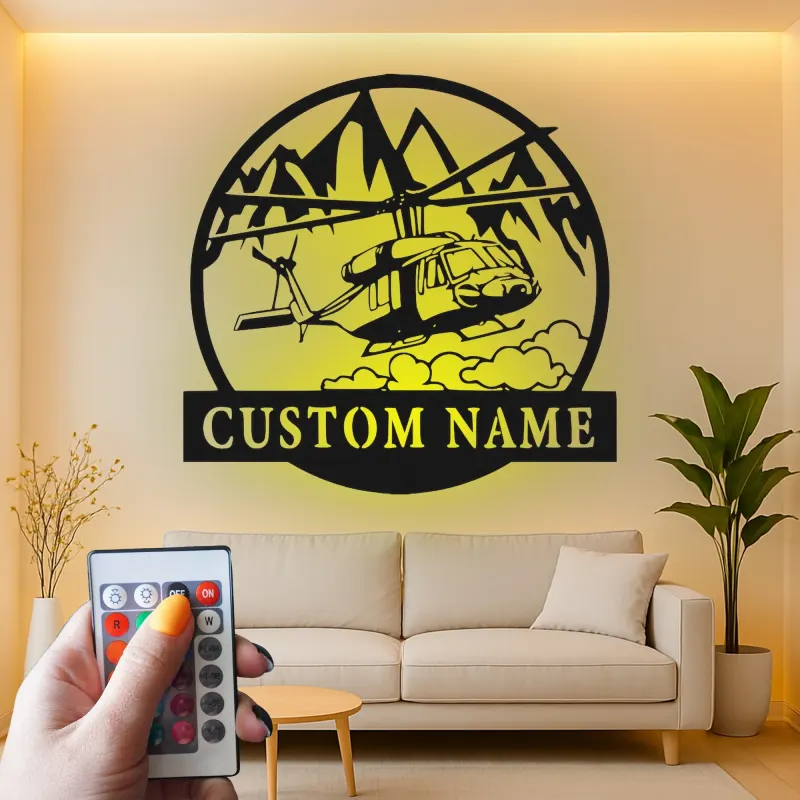 Arte murale in metallo con elicottero personalizzato | Decorazione aeronautica con luce LED | Insegna con nome per pilota | Regalo per aeromobile militare