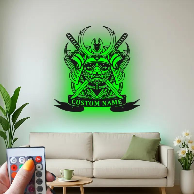 Art Murale en Métal Samouraï Personnalisé | Panneau LED Casque Japonais | Décor de Dojo Personnalisé | Cadeau pour Fan d'Arts Martiaux