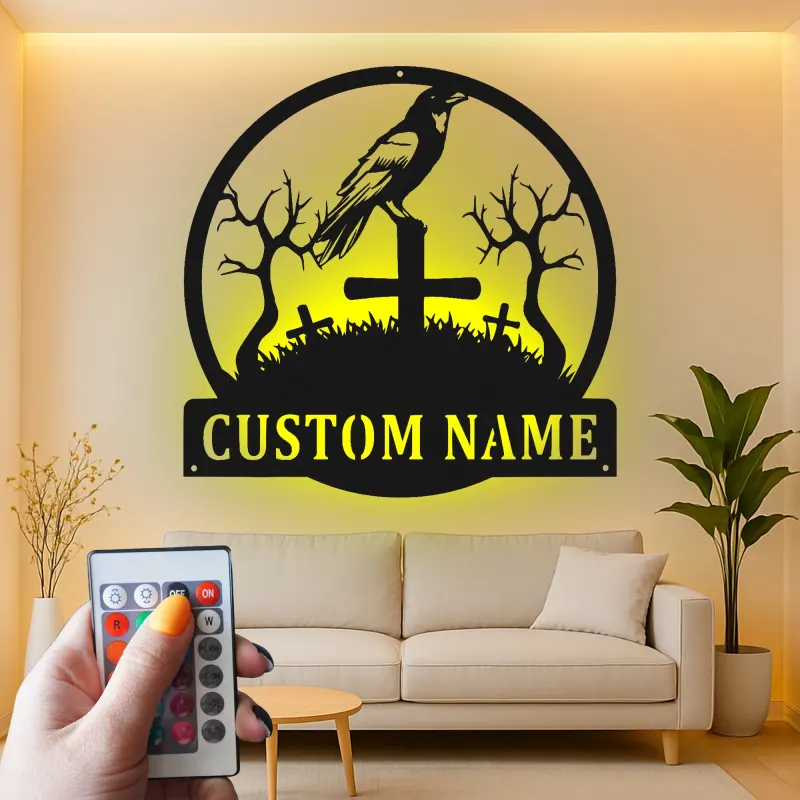 Insegna in metallo personalizzata con corvo su cimitero luce LED regalo di Halloween decorazione gotica per la casa
