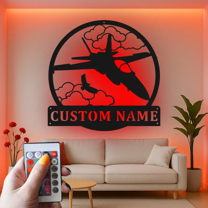 Arte murale LED in metallo con jet da combattimento | Insegna personalizzata per pilota militare | Decorazione con nome Air Force per ufficio o sala hobby