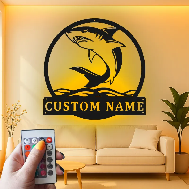 Décoration murale LED en métal requin blanc | Panneau personnalisé avec prénom | Déco prédateur marin pour bureau et man cave | Cadeau vie marine