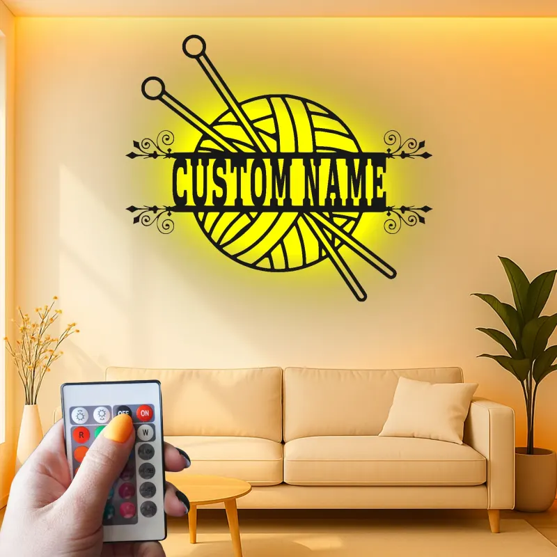 Cartel personalizado con nombre para tejedora | Arte mural LED de metal para salas de manualidades | Decoración personalizada de lana y agujas