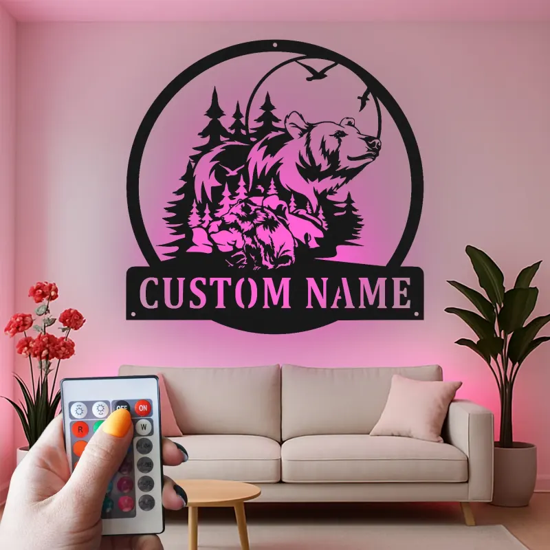 Insegna in metallo personalizzata con scena del bosco e orso retroilluminata, regalo di fauna selvatica per decorare la cabina rustica