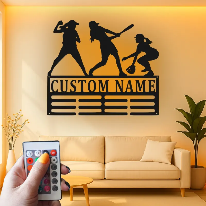 Panneau personnalisé de nom de softball avec LED | Support de médaille en métal sur mesure | Cadeau pour joueur | Décoration de chambre pour filles