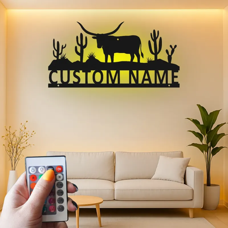 Panneau Métallique Longhorn du Texas Personnalisé | Art Murale Rétroéclairé avec Nom de Ranch | Décoration Rustique de Cactus du Désert pour Ferme et Extérieur