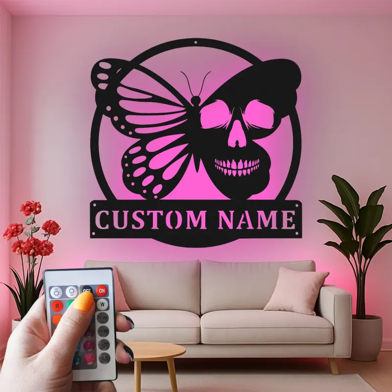 Insegna in metallo personalizzata con farfalla e teschio luce LED regalo unico per amanti del goth decorazione per camera da letto o soggiorno 1