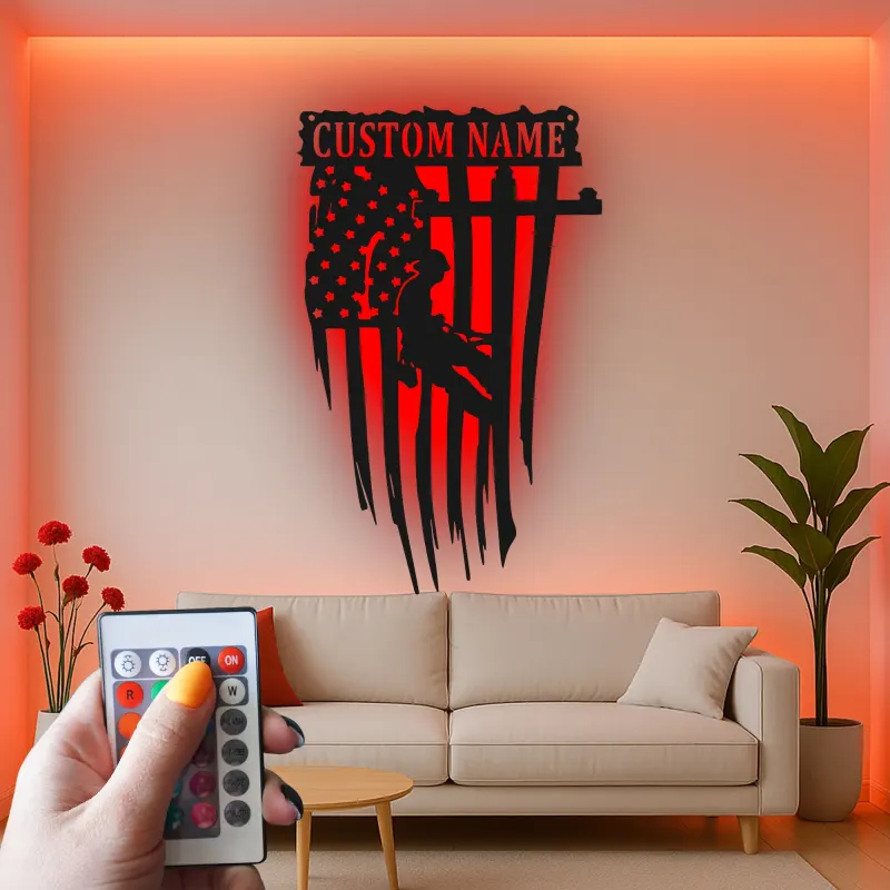 Cartel de metal con bandera para liniero personalizado | Arte mural LED con bandera americana | Regalo personalizado para electricista | Decoración patriótica para trabajador de servicios públicos