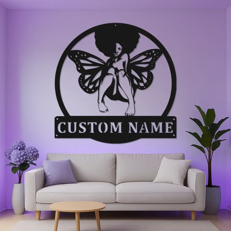 Insegna in metallo personalizzata con fata nera | Targa nome LED per cameretta bambina | Arte murale con farfalla afro | Regalo personalizzato per nursery