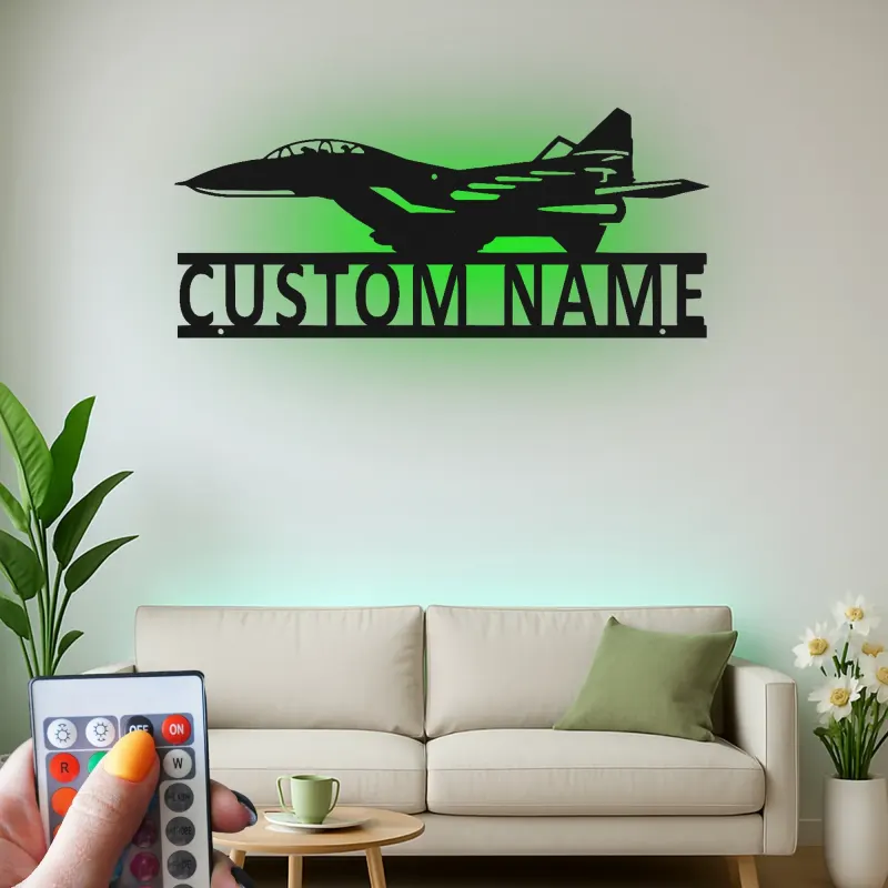 Arte in metallo LED a forma di jet da combattimento | Insegna con nome personalizzata per aerei | Decorazione aviazione personalizzata per piloti | Regalo per Man Cave militare