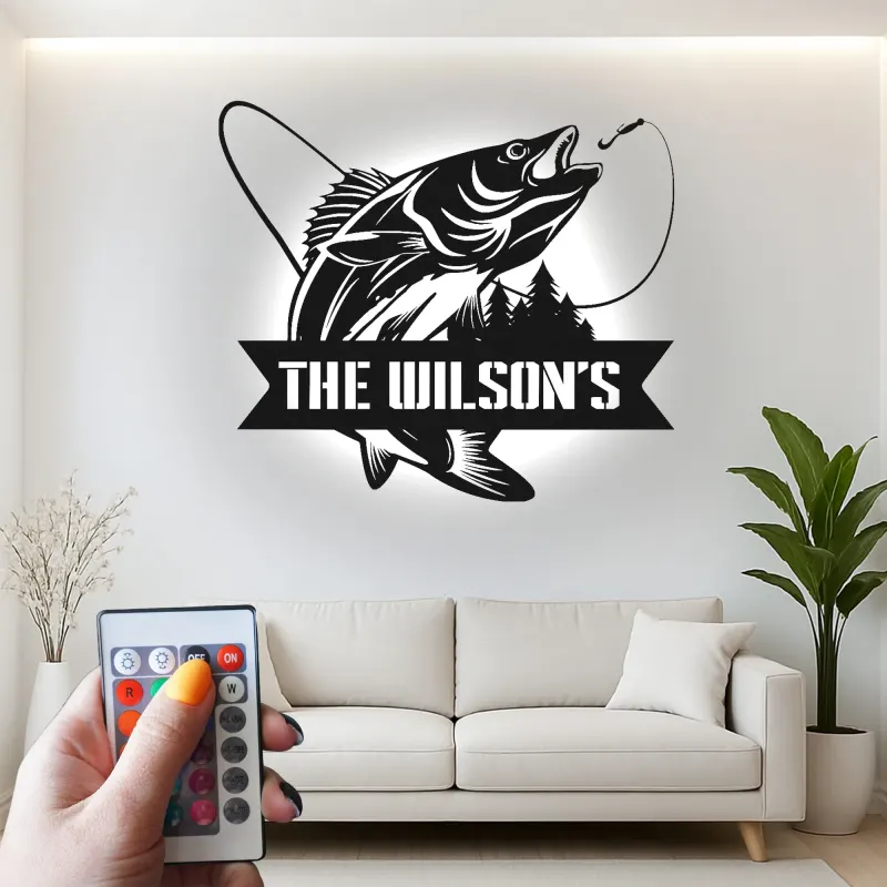 Insegna da pesca personalizzata con LED | Arte murale in metallo con pesce su misura | Arredo per casa al lago e baita | Regalo per pescatore con cognome di famiglia
