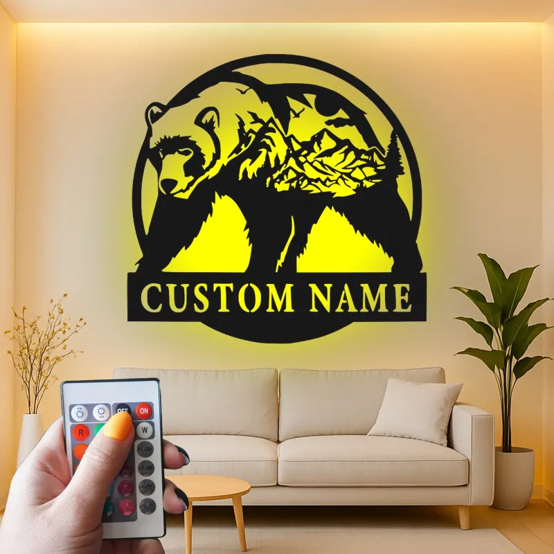 Personalisierte LED-beleuchtete Metall-Wandkunst mit Bär und Berg – Geschenk für Naturfreunde
