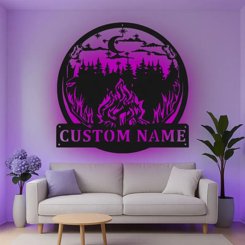 Personalisierte LED-Metall-Wandkunst mit Lagerfeuer und Waldmotiv – Geschenk für Outdoor-Liebhaber, Hüttendeko