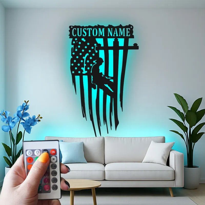 Cartel de metal con bandera para liniero personalizado | Arte mural LED con bandera americana | Regalo personalizado para electricista | Decoración patriótica para trabajador de servicios públicos