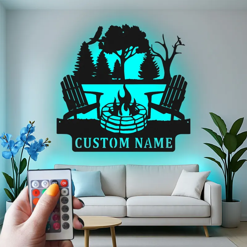 Insegna in metallo personalizzata con scena di campeggio e LED per decorare patii o cabine