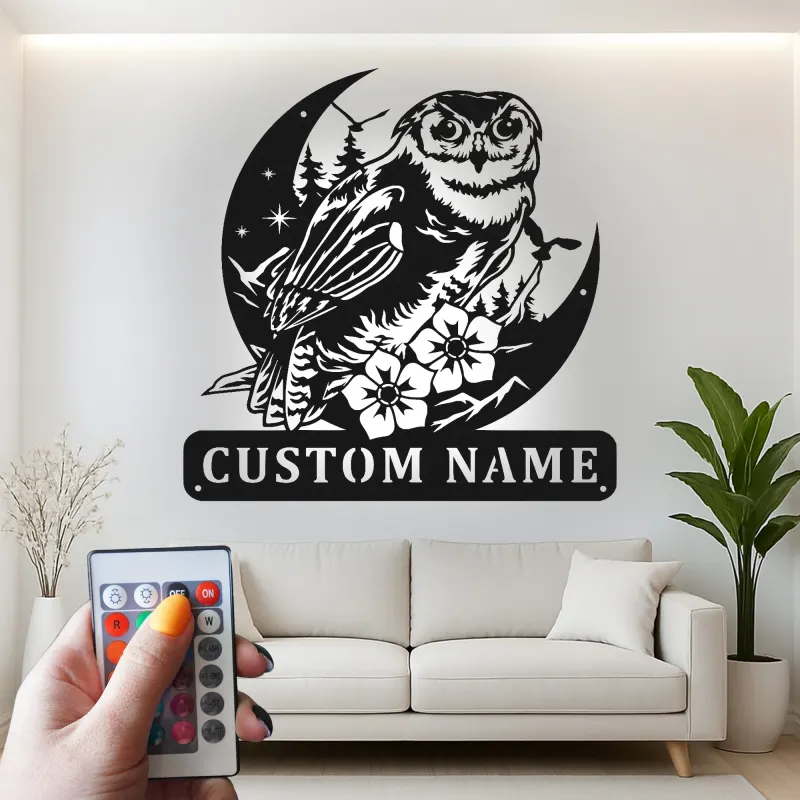 Personalisierter Uhu LED-Metallschild | Individuelle Wandkunst für Naturliebhaber | Geschenk für Hütte, Büro oder Wohnzimmer