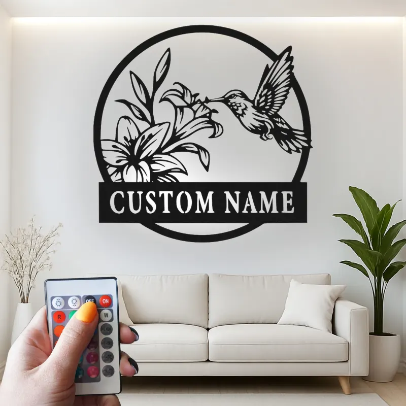 Arte Murale in Metallo Colibrì e Giglio | Insegna LED con Nome Personalizzato | Decorazione Floreale per Giardino | Regalo per Mamma