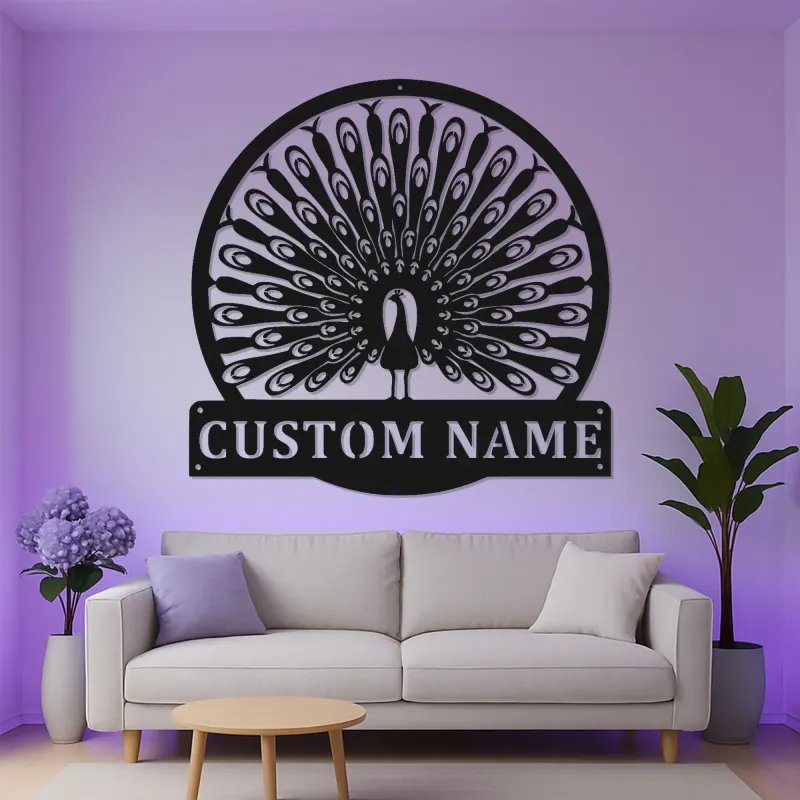 Arte Murale in Metallo LED con Pavone Personalizzato | Insegna con Nome per Soggiorno | Elegante Decorazione Art Deco per Uccelli e Regalo di Matrimonio