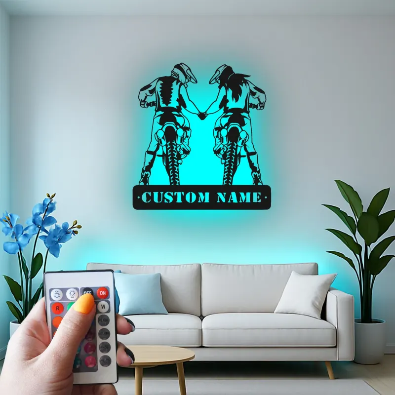 Insegna in metallo personalizzata coppia di motociclisti con luce LED regalo unico per motociclisti, decorazione per garage o man cave