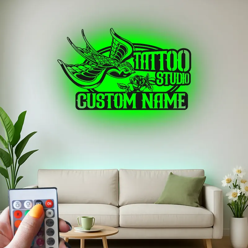 Personalisierter Tattoo-Studio-Schild | Handgefertigte Schwalbe Metall-Wandkunst mit LED | Vintage Tattoo-Künstler Geschenk | Retro Salon-Dekor