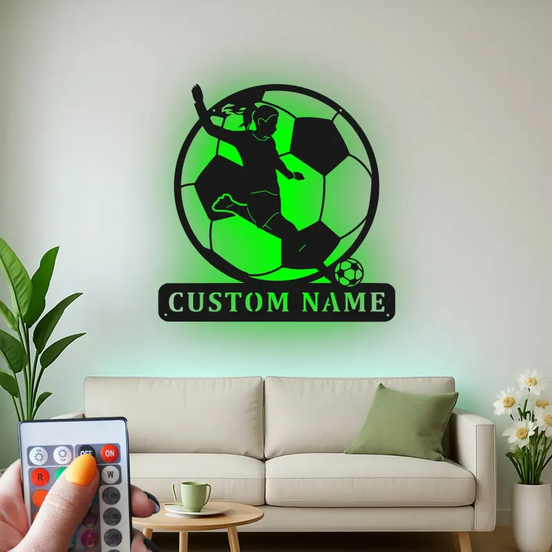 Insegna in metallo personalizzata per calciatrice | Decorazione LED per camera ragazza | Arte da parete per atleta | Regalo calcio per lei